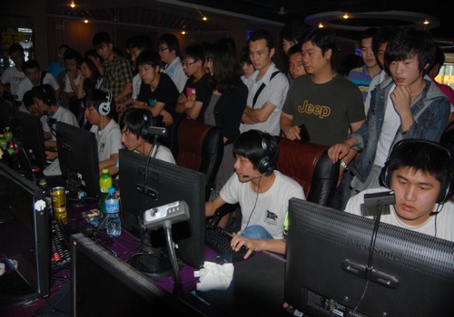 【前瞻】2025LPL春季赛 TES vs BLG，TES需要尽力拿下