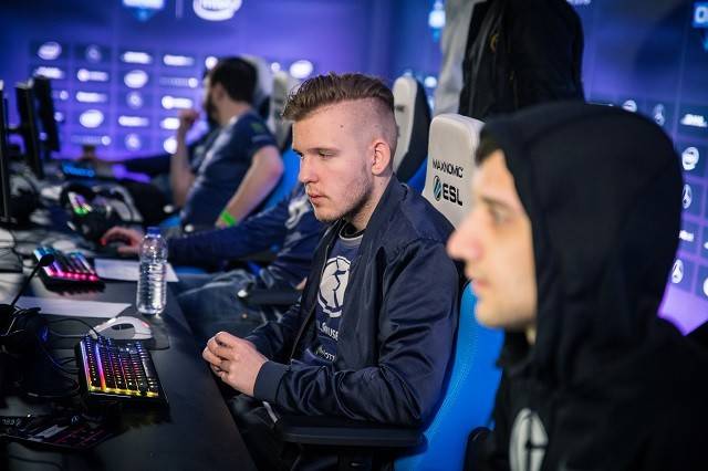 是预言还是毒奶？外媒排全球LOL战队战力：DK第一