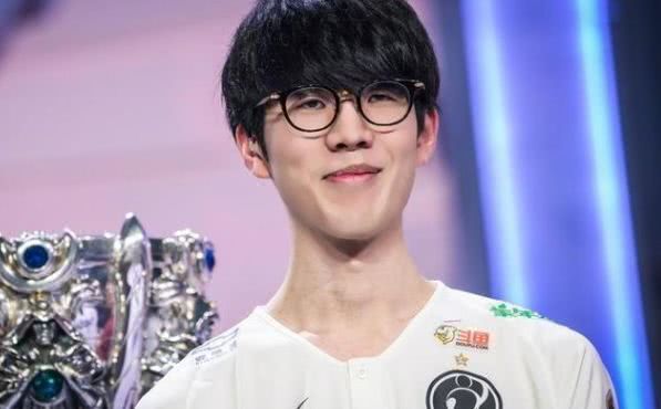 【赛后报告】 Ultra Prime 尽管频频失误，仍然战胜了IG