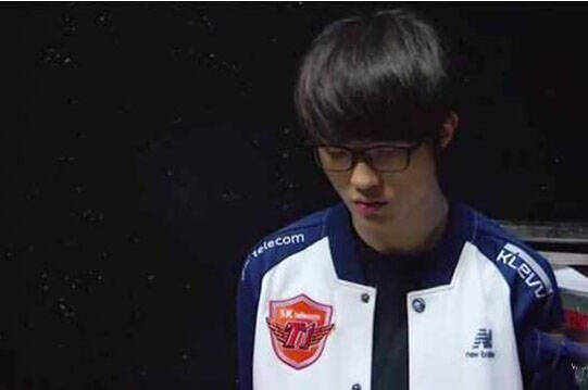 Rookie谈选手红温：没有队伍不红就能拿冠军 S8也是因为红才夺冠的