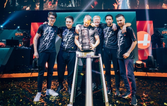 凤凰涅槃就在此时！FPX时隔581天再度晋级季后赛